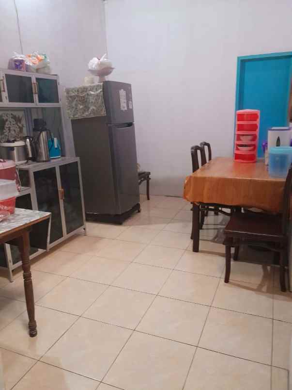 dijual rumah siap huni dua lantai