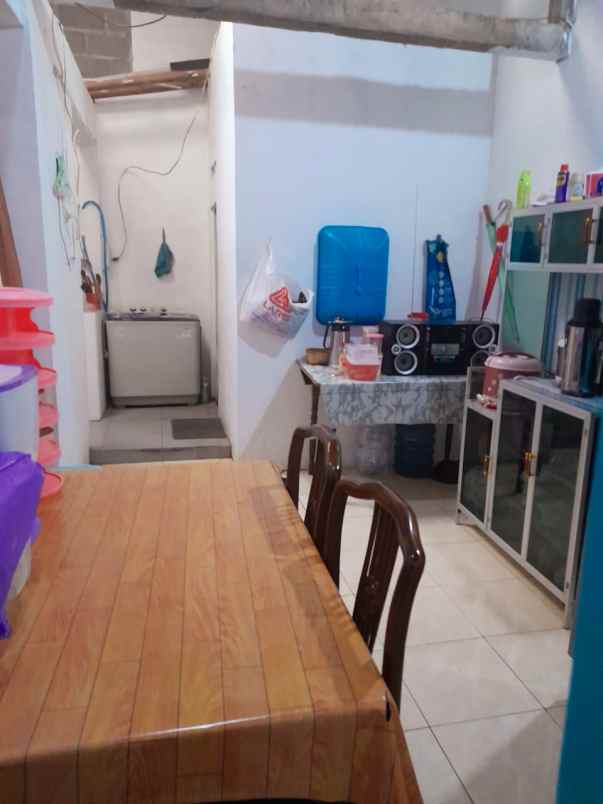 dijual rumah siap huni dua lantai