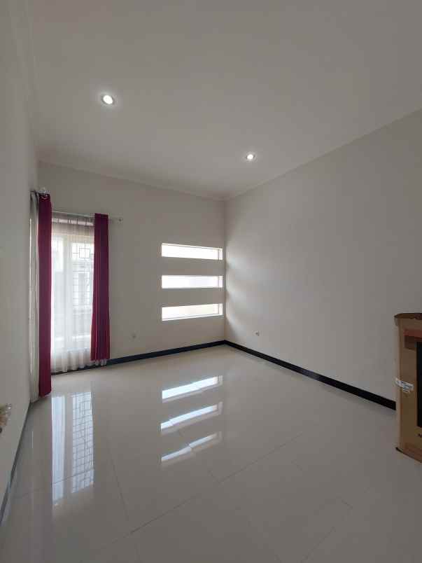 dijual rumah siap huni lokasi jalan borobudur