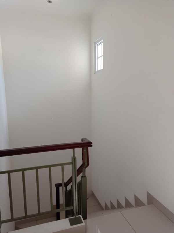 dijual rumah simongan