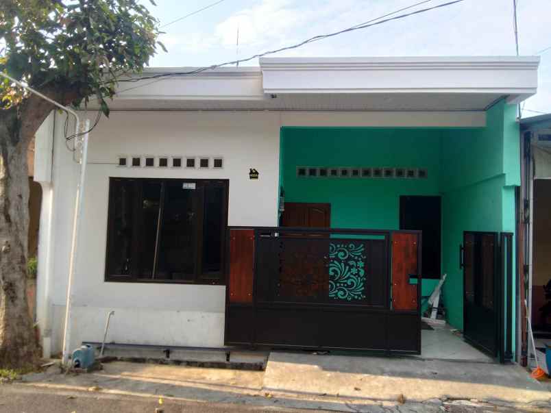 dijual rumah sinar waluyo