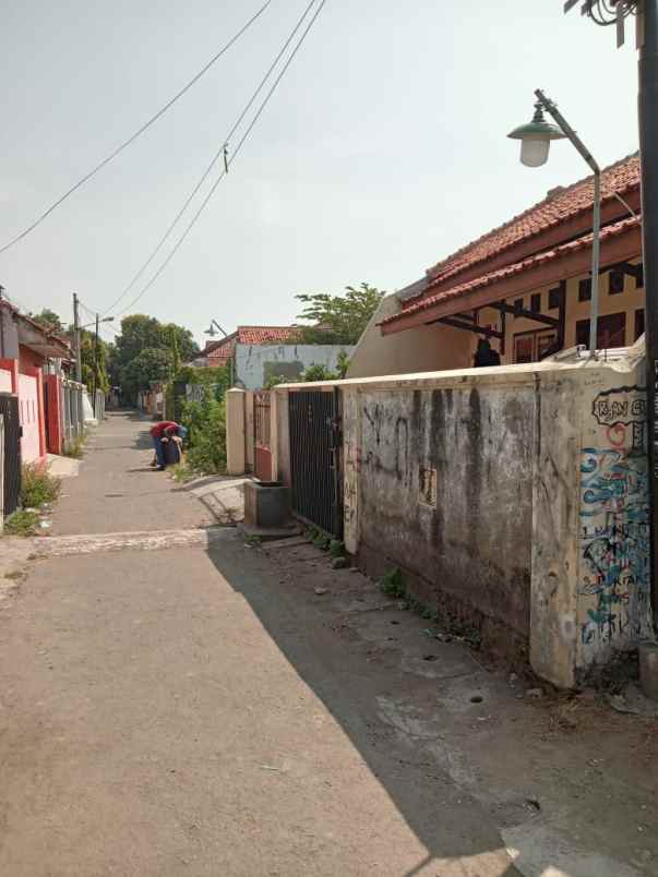 dijual rumah strategis