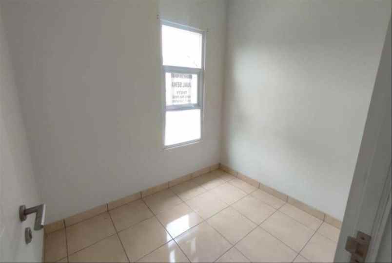 dijual rumah summarecon karawang