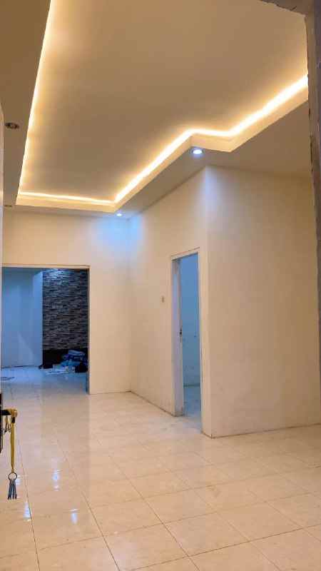 dijual rumah surya residence