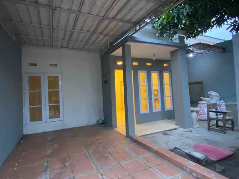 dijual rumah surya residence