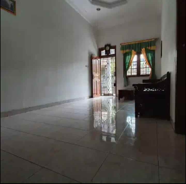 dijual rumah taman persada kemala