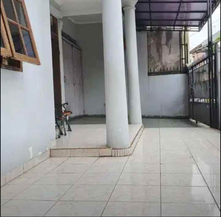 dijual rumah taman persada kemala