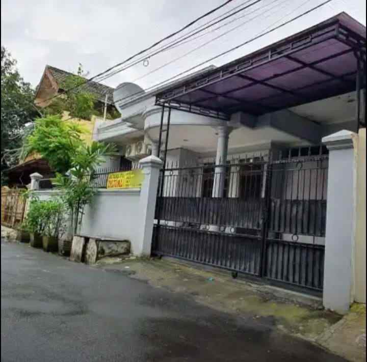 dijual rumah taman persada kemala