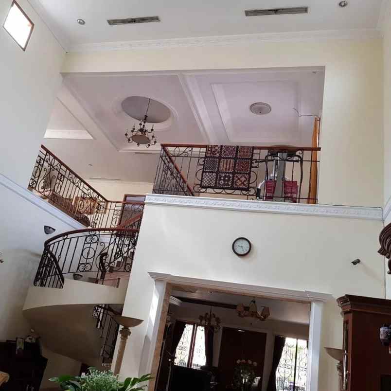 dijual rumah taman radio dalam