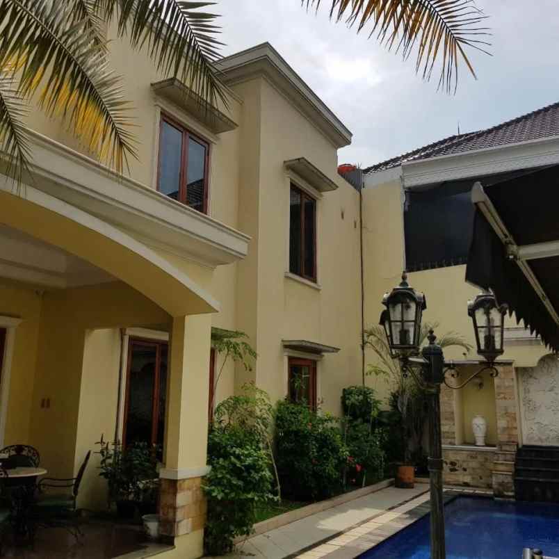 dijual rumah taman radio dalam