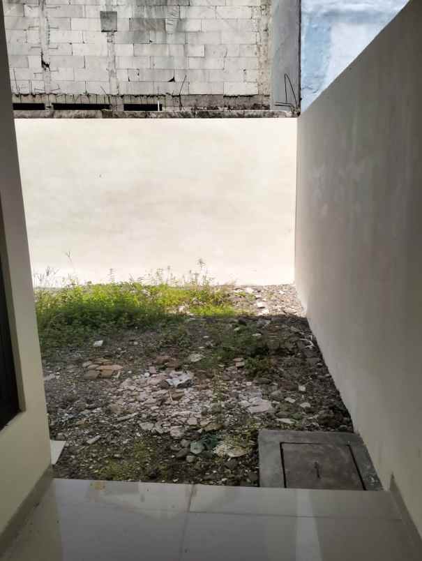 dijual rumah tambak medokan ayu