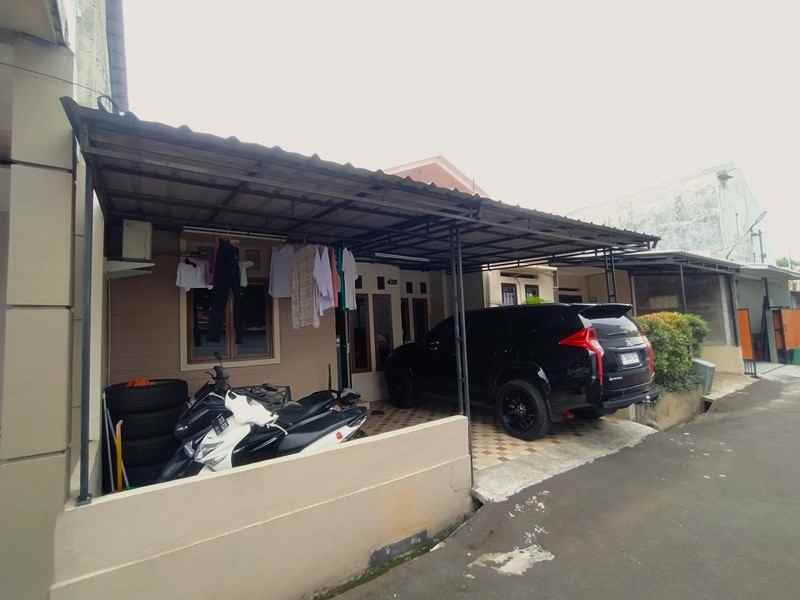 dijual rumah tanah baru beji depok