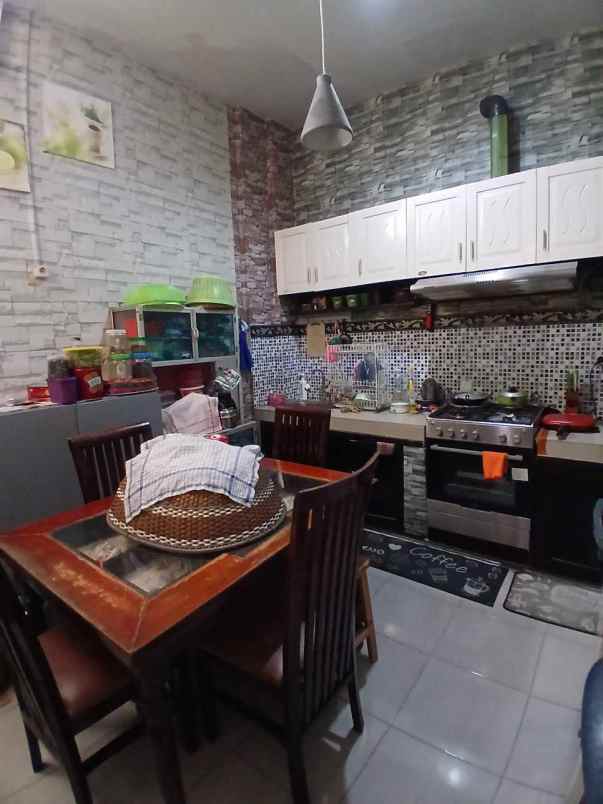 dijual rumah tanah baru depok