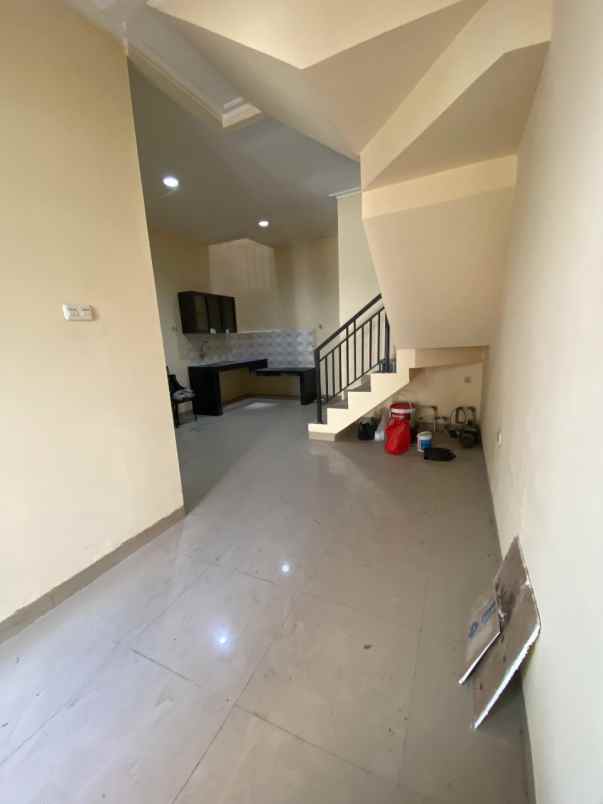 dijual rumah tanjung duren selatan