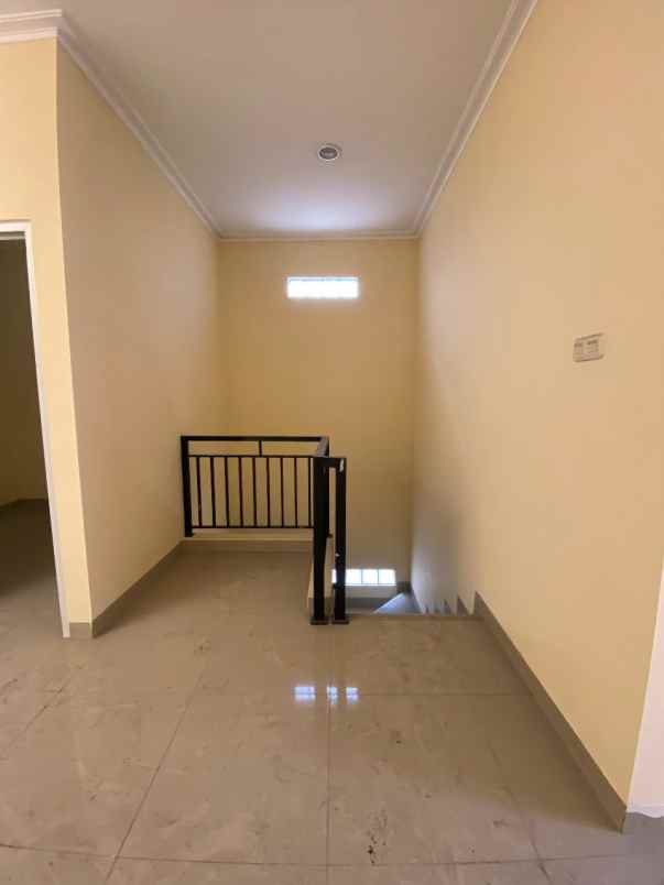 dijual rumah tanjung duren selatan