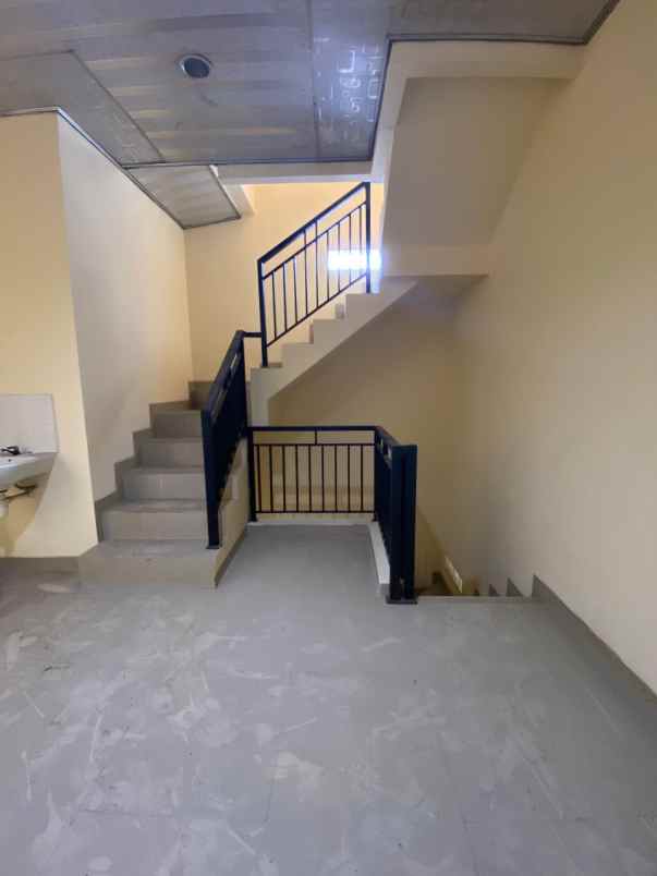 dijual rumah tanjung duren selatan