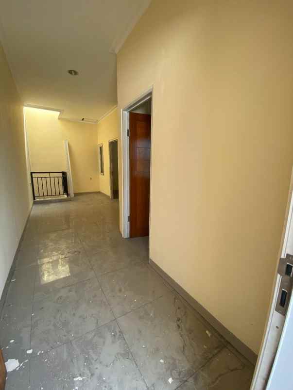 dijual rumah tanjung duren selatan