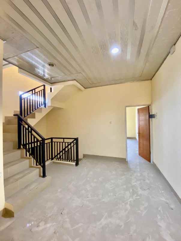 dijual rumah tanjung duren selatan