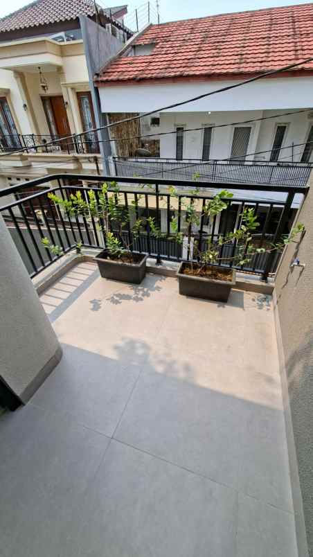 dijual rumah tebet timur dalam