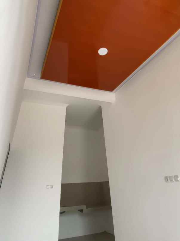 dijual rumah tembalang