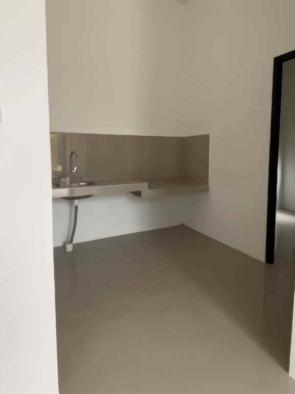 dijual rumah tembalang