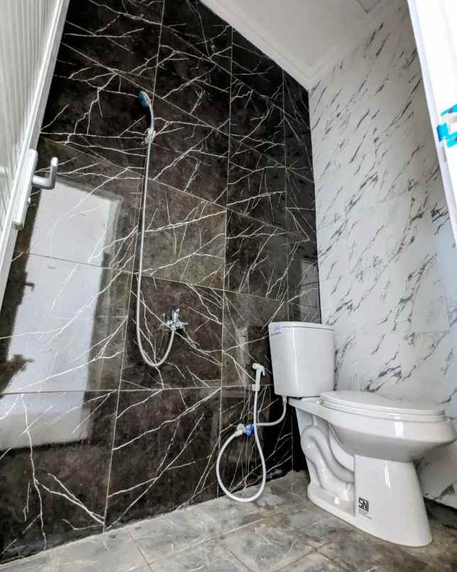 dijual rumah tembalang