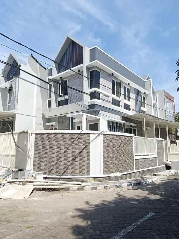 dijual rumah tenggilis surabaya