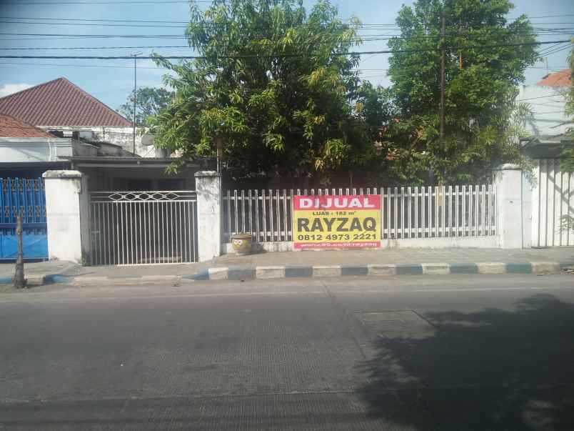 dijual rumah tepi jalan erlangga pasuruan kota jatim