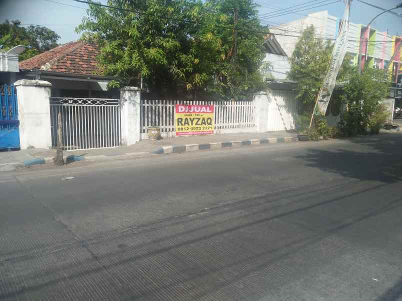 dijual rumah tepi jalan erlangga pasuruan kota jatim