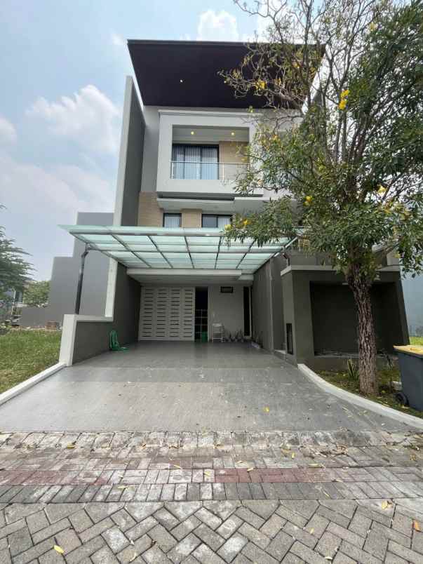 dijual rumah the mansion granada