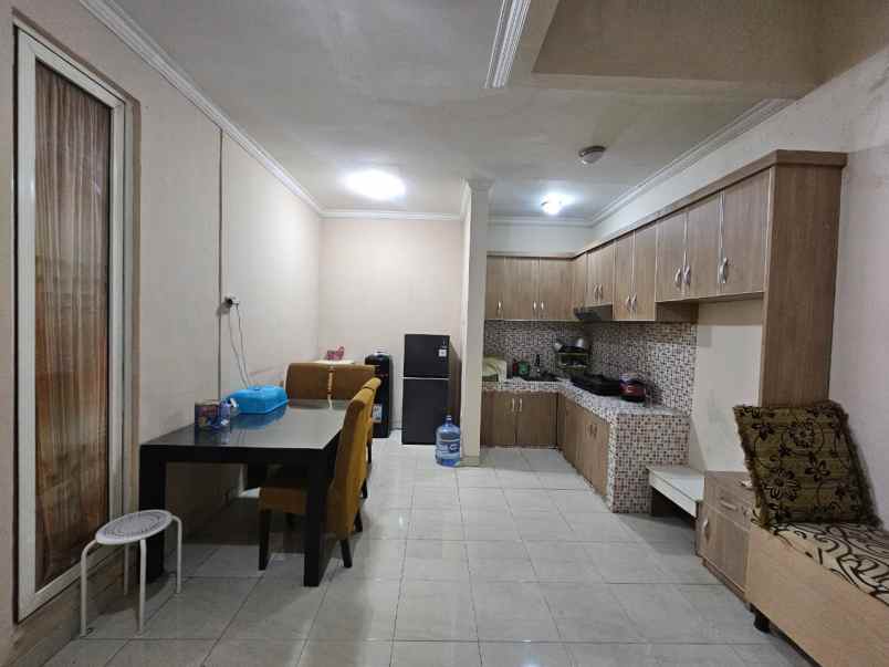 dijual rumah the royal residence cakung