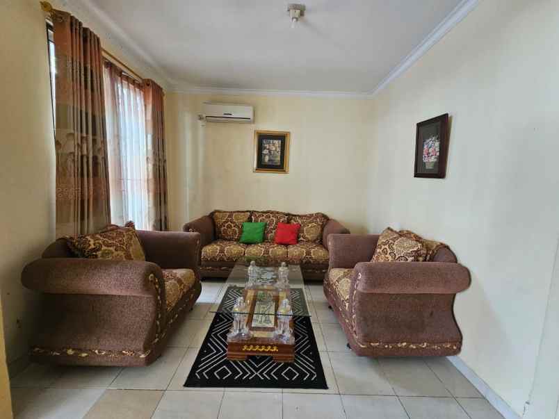 dijual rumah the royal residence cakung