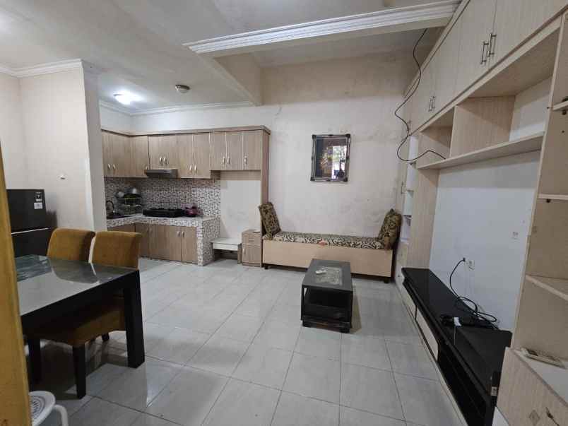 dijual rumah the royal residence cakung