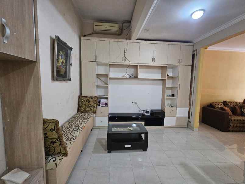 dijual rumah the royal residence cakung