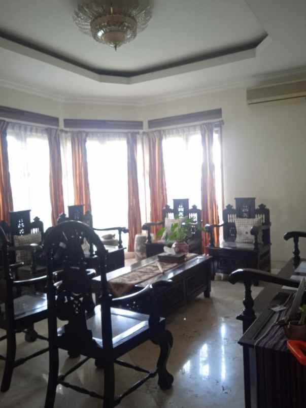 dijual rumah turangga