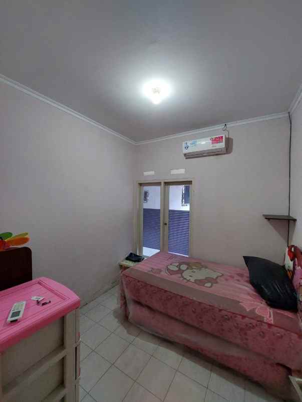 dijual rumah valencia puri surya jaya