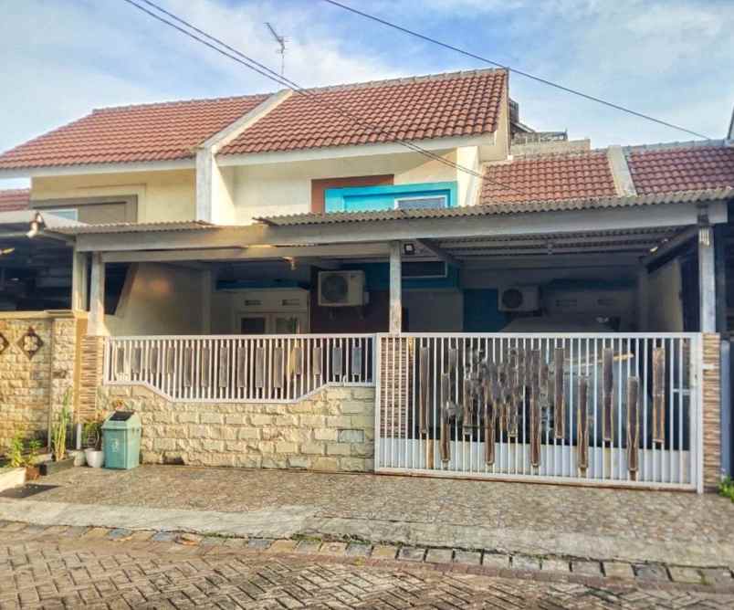 dijual rumah valencia puri surya jaya