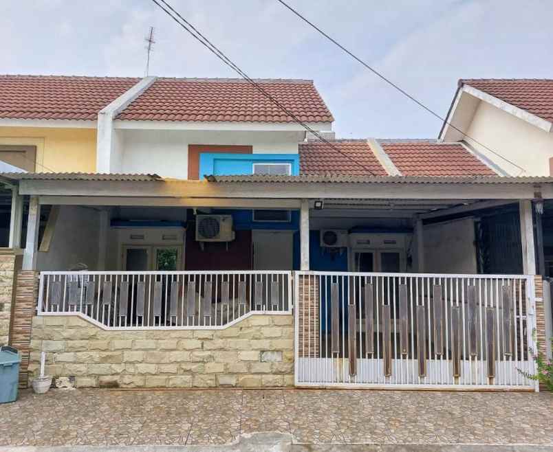 dijual rumah valencia puri surya jaya