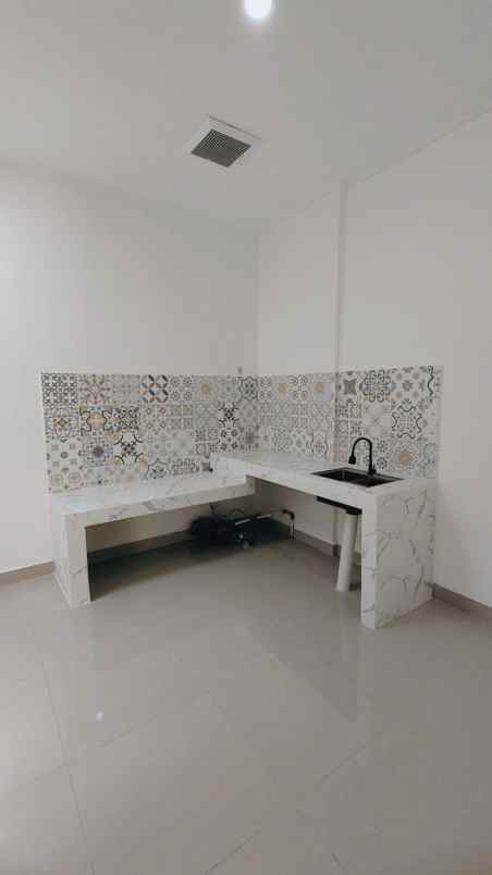 dijual rumah villa dago pamulang