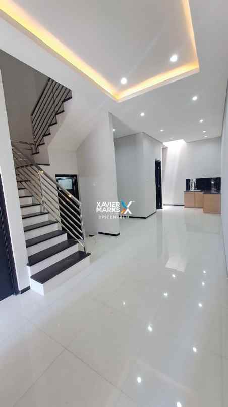 dijual rumah villa kalijudan