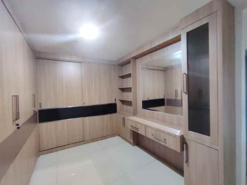 dijual rumah villa komplek cemara asri di medan