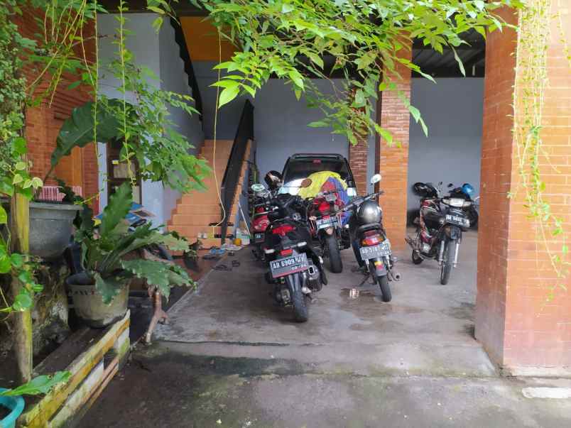 dijual rumah wedomartani kec ngemplak