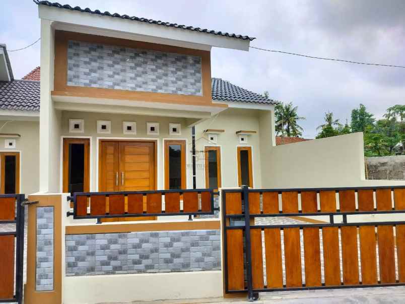 dijual rumah widodomartani