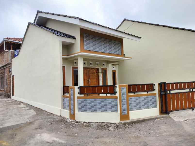 dijual rumah widodomartani