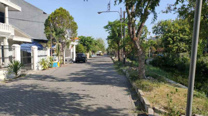 dijual rumah wisma permai barat