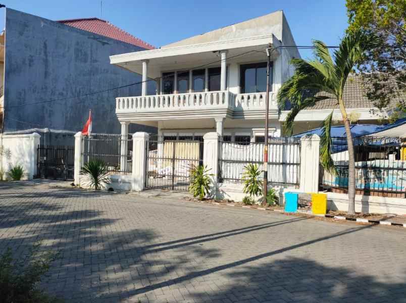 dijual rumah wisma permai barat