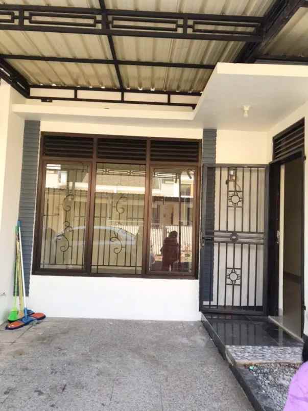 dijual rumah yuhana residence