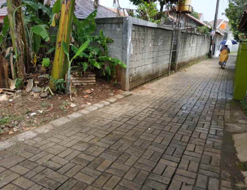 dijual tanah 100 meter dari jalan raya