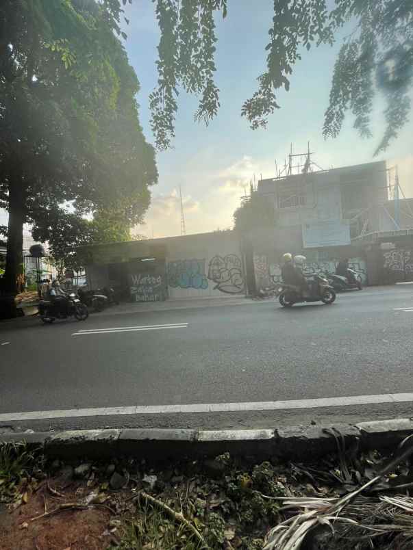 dijual tanah jalan raya meruya selatan