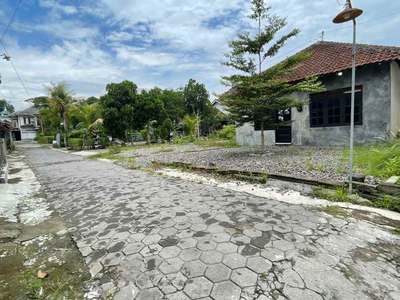 dijual tanah utara pasar gentan